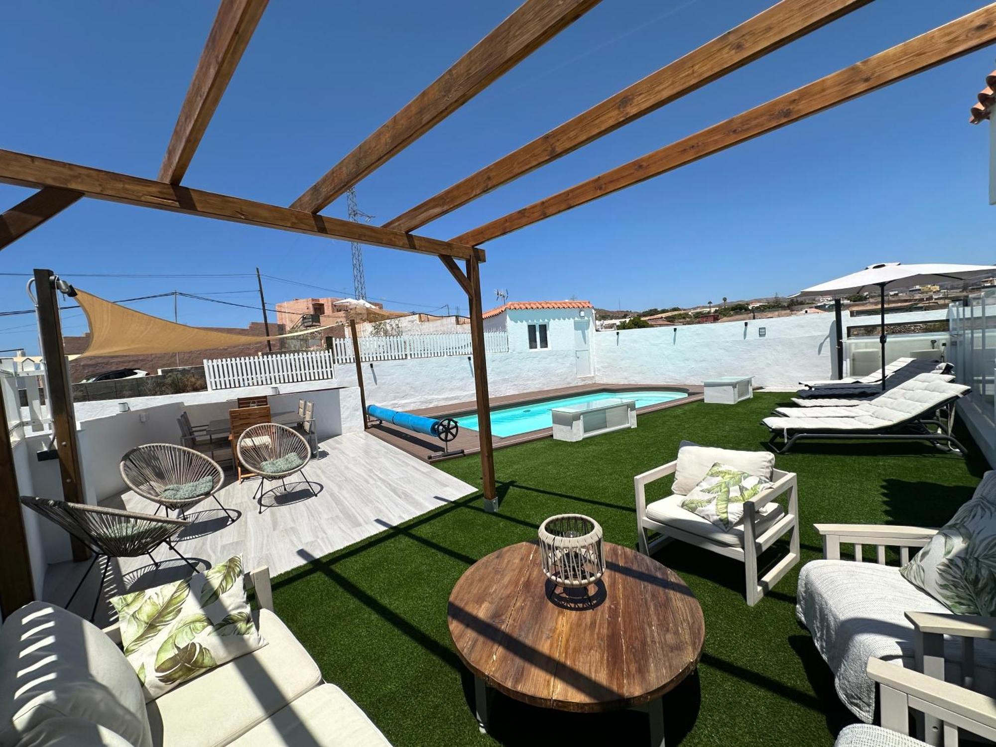 Private Pool, Parking, Bbq In The South Of Gc Holiday home