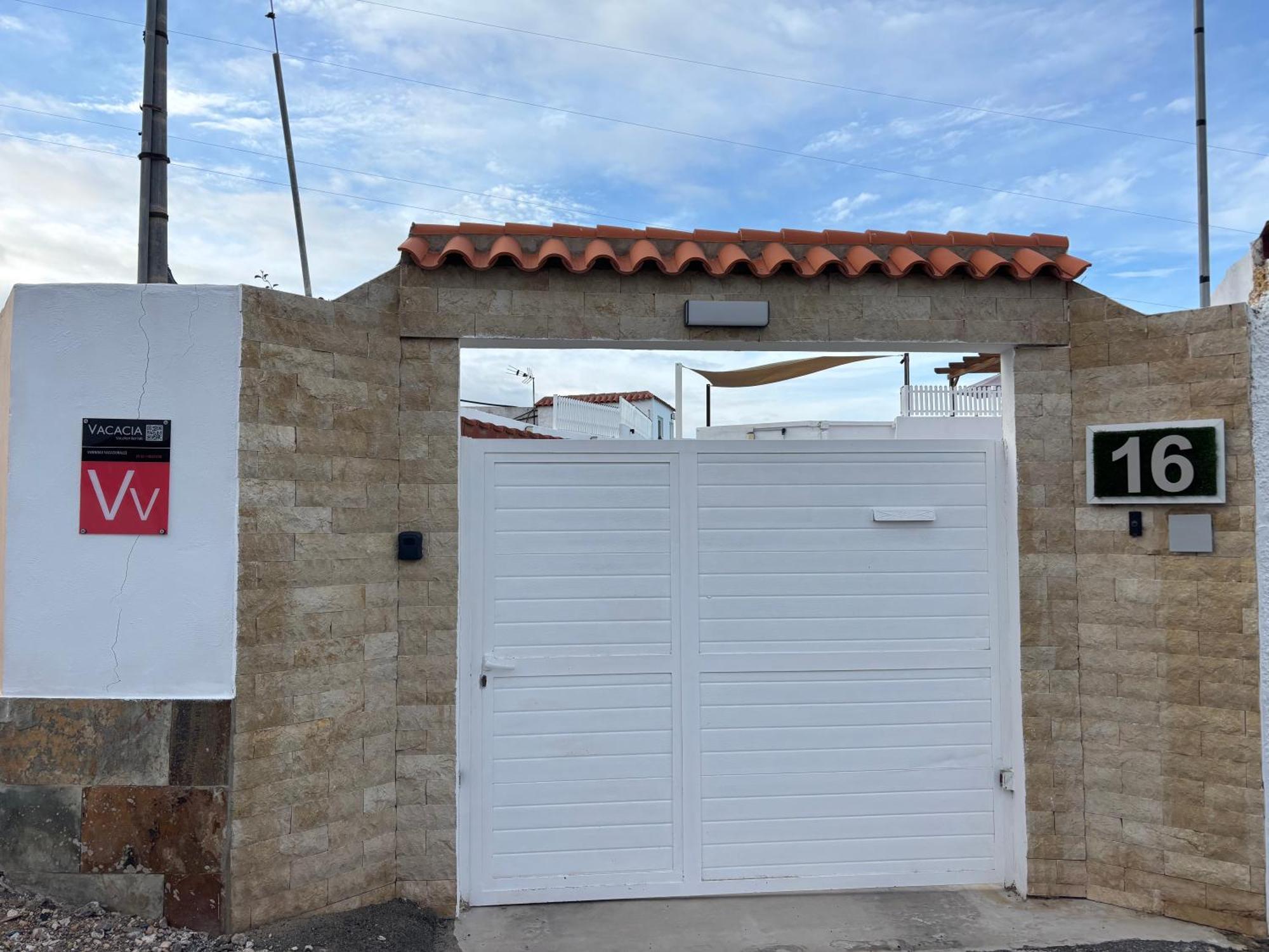 Private Pool, Parking, Bbq In The South Of Gc Holiday home Las Palmas de Gran Canaria