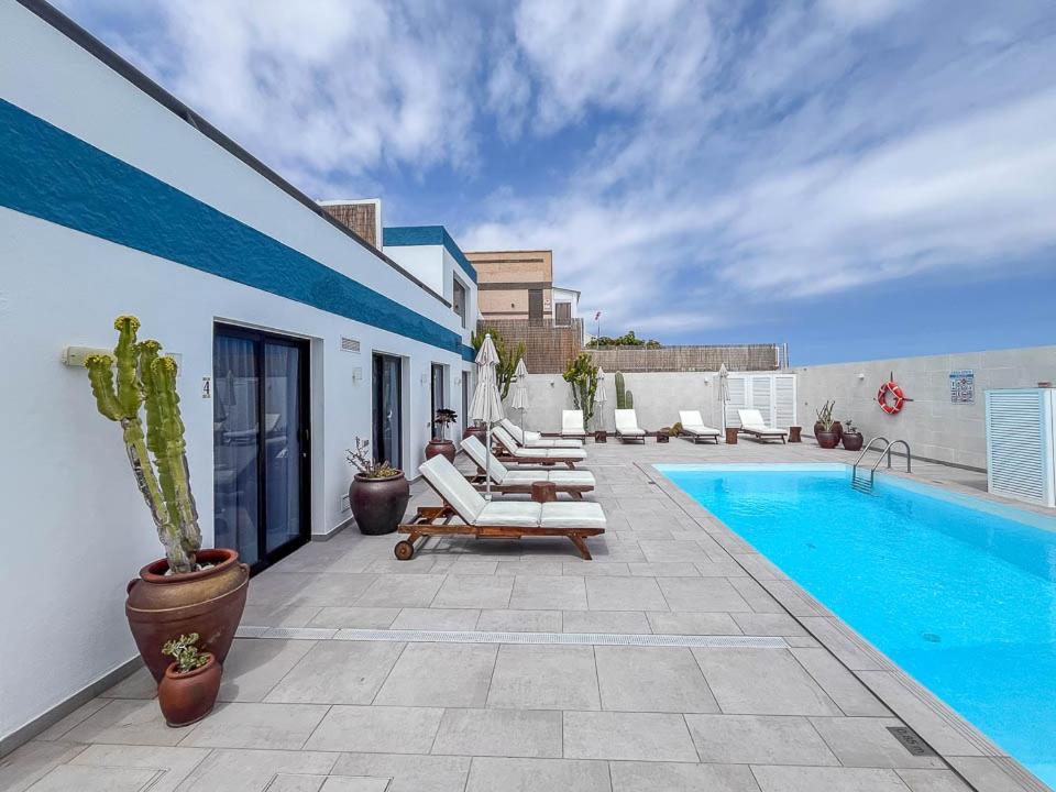 Edem Piscina Climatizada Playa Del Hombre *