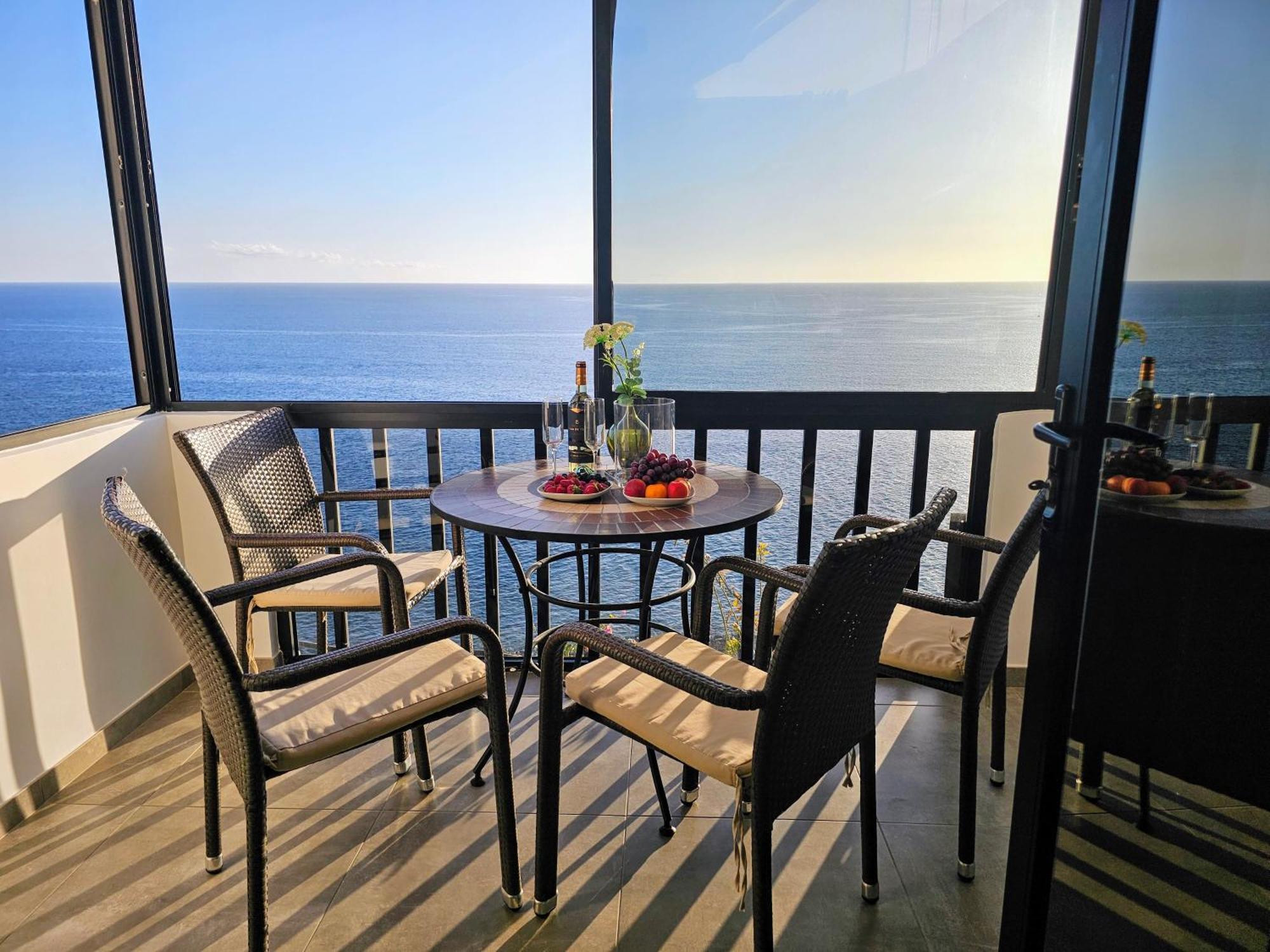 Very Romantic Seaview Mogan With Warm Pool Patalavaca