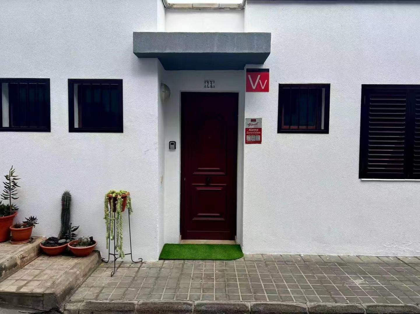 Villa Puerto Rico In Front Of The Shopping Center With Private Heated Saltwater Pool With Jacuzzi Or St Andard Villa Puerto Rico With Private Heated Saltwater Jacuzzi Pool & Arcade Games * Puerto Rico (Gran Canaria)