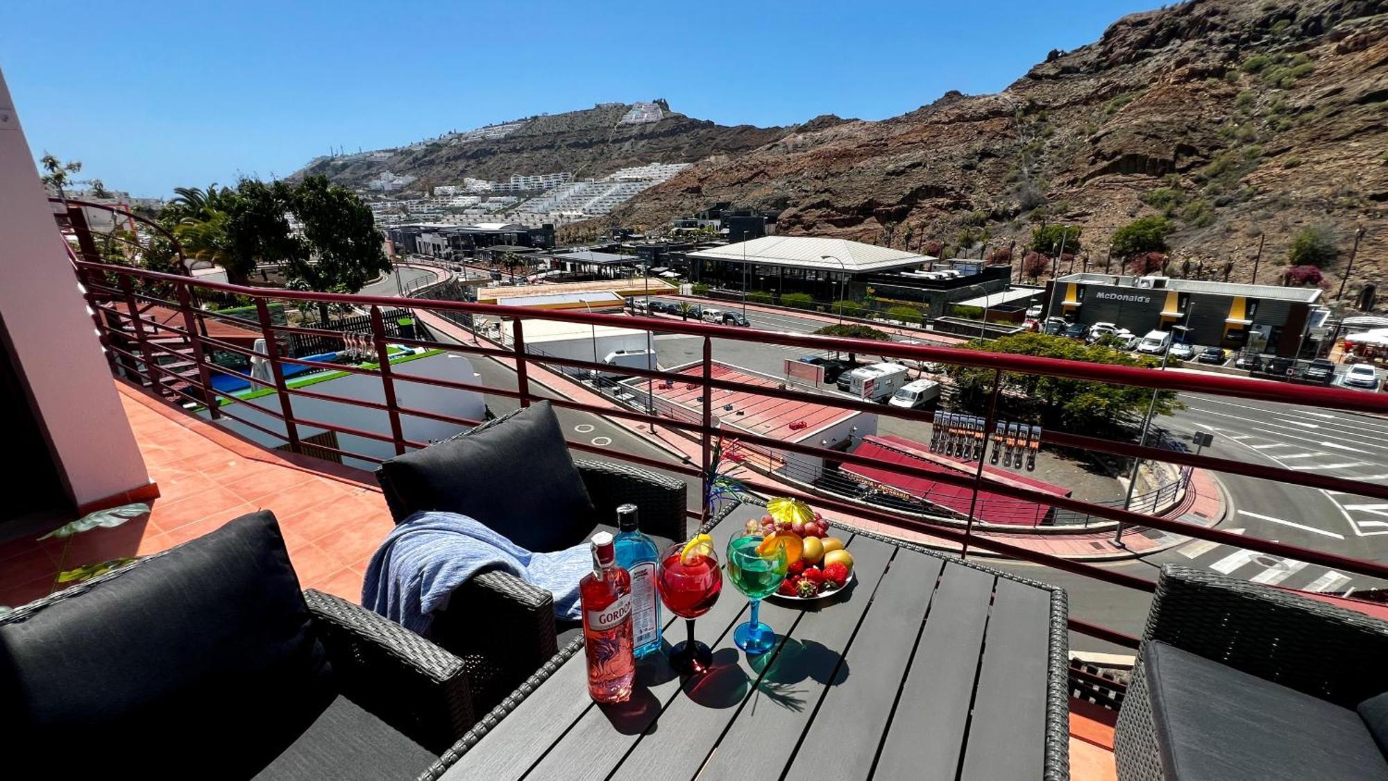 Villa Villa Puerto Rico In Front Of The Shopping Center With Private Heated Saltwater Pool With Jacuzzi Or St Andard Villa Puerto Rico With Private Heated Saltwater Jacuzzi Pool & Arcade Games *