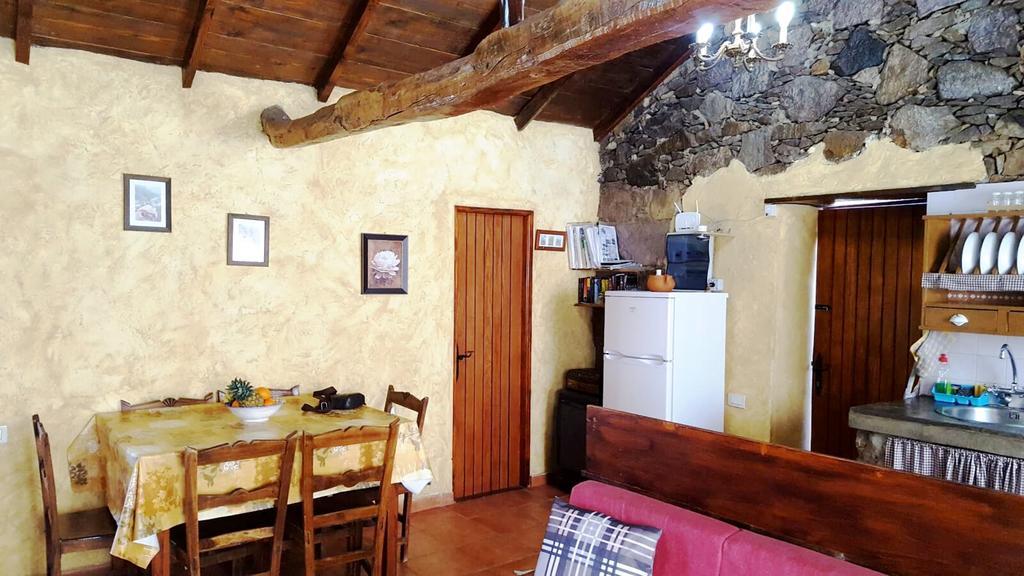 Country house - Laendliches Haus, Pepita La De Flores Tejeda (Gran Canaria)