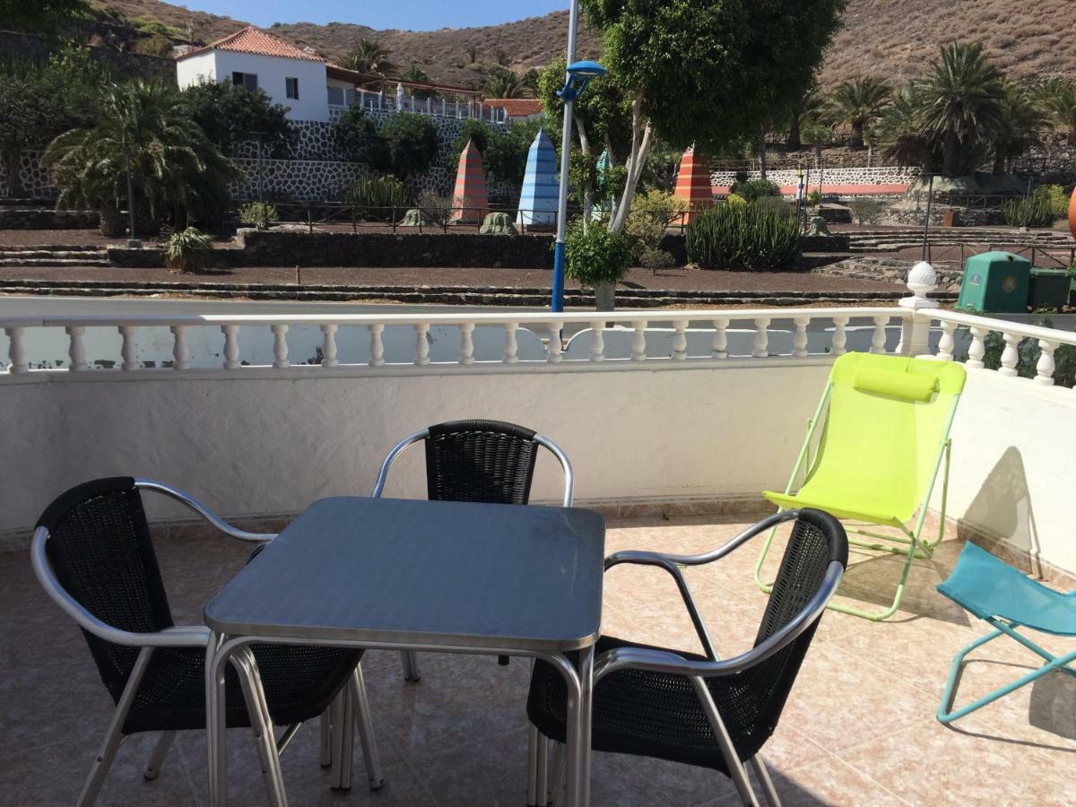 La Palmera1 Casa Al Primer Piso Con 2 - Two Bedroom House On The First Floor --- La Palmera 2 Casa En Planta Baja Con 1 Dormitorio, One Bedroom House On The Ground Floor * Agaete (Gran Canaria)