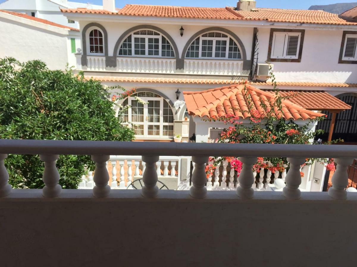 La Palmera1 Casa Al Primer Piso Con 2 - Two Bedroom House On The First Floor --- La Palmera 2 Casa En Planta Baja Con 1 Dormitorio, One Bedroom House On The Ground Floor Casa vacanze