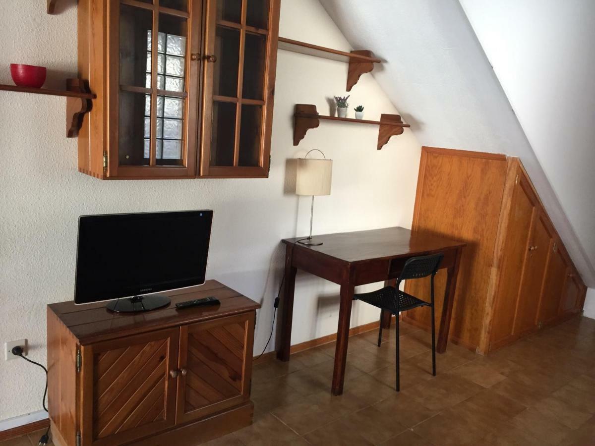 La Palmera1 Casa Al Primer Piso Con 2 - Two Bedroom House On The First Floor --- La Palmera 2 Casa En Planta Baja Con 1 Dormitorio, One Bedroom House On The Ground Floor Agaete (Gran Canaria)
