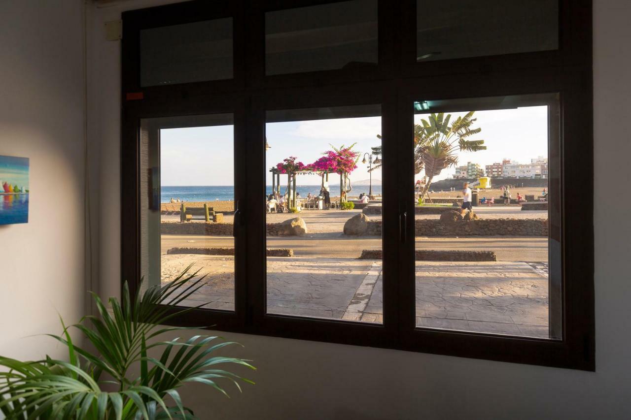 A Pie De Playa *