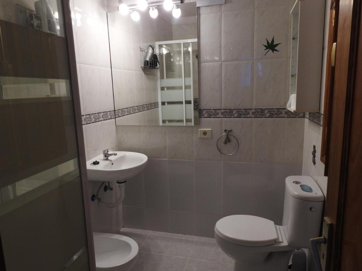 La Palmera1 Casa Al Primer Piso Con 2 - Two Bedroom House On The First Floor --- La Palmera 2 Casa En Planta Baja Con 1 Dormitorio, One Bedroom House On The Ground Floor *
