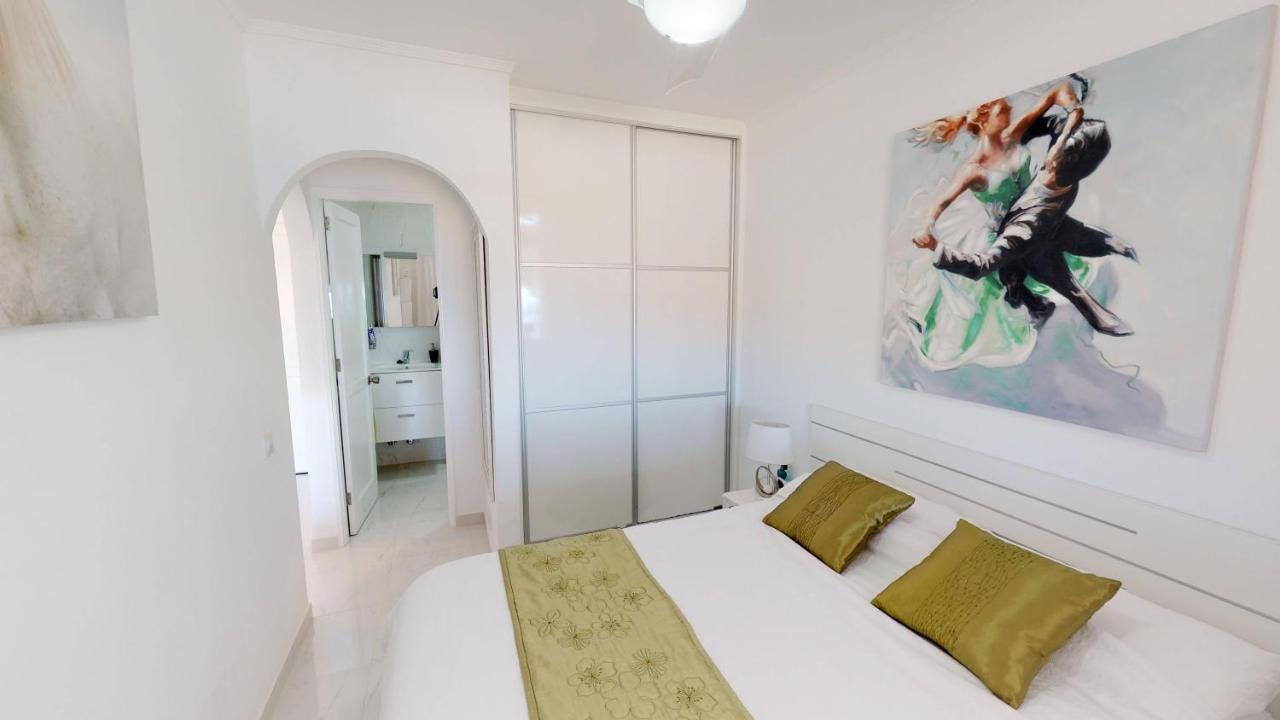 Sunset Apartment *
