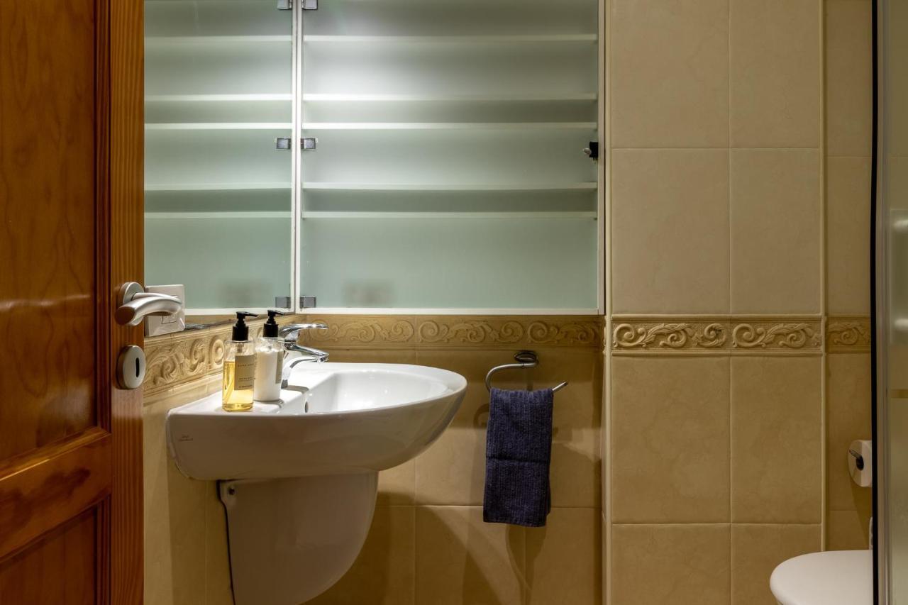 Apartment Flatguest Nidillos + 3bdr + Coastal + Wifi Las Palmas de Gran Canaria