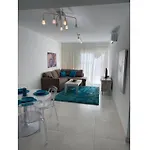 Apartamento Con Piscina