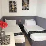 Villa Bahamas Private Heated Pool Close To Town.