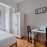 Homeforguest Two-Bedroom Apartment In The Heart Of Triana