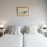 Homeforguest Two-Bedroom Apartment In The Heart Of Triana