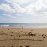 Homeforguest Modern Apartment In San Agustin 2 Min From The Beach