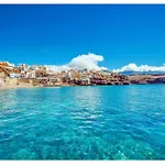 APARTAMENTO SOL Y PLAYA CON PISCINA y WIFI