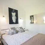 Cozy & Modern Bungalow W/Private Garden Bbq+Wifi