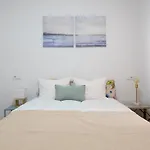 Workfriendly 2Br Home 5 Min Walk To Beach - Wifi