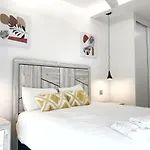 La Naval Beach Flat W Garage