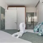 Lujoso Ático gran terraza solarium privado Jacuzzi sauna