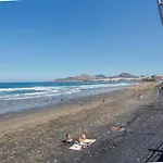 Flatguest Cicer - 3Bdr + Balcony + Beach
