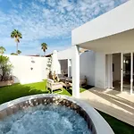 Bungalow De Diseno Hidromasajes Terraza Y Piscina.