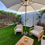 Bungalow De Diseno Hidromasajes Terraza Y Piscina.