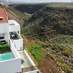 Villa Adrián