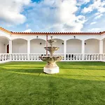 Newly Renovated Modern Bungalow , Near C.C Yumbo