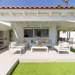 Aquarium Bungalow Private Jacuzzi, 3 Bedrooms, Ac And Bikes