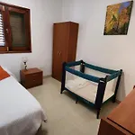 Los Nudos, acogedor apartamento con patio privado.