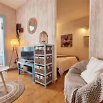 Stylish Bungalow With Sea Views