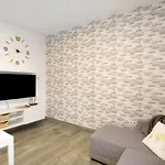 The Greey\'S House B