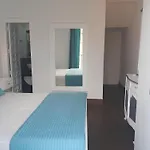 Agradable casa con entrada propia a la playa