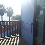 Agradable casa con entrada propia a la playa