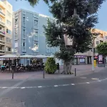 Comfy Renovated Studio 2 Min Walk To Beach