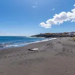 Home2Book Cozy & Chic Apartment Near The Beach