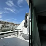 Leopard Rock E4