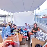 Hjs Guest House - The Comfy Retreat