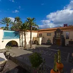 Cosmopolitan Design By Canariasgetaway