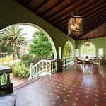 Amplia Villa de lujo con piscina climatizada