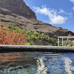 Room In Peaceful Villa 15 Min From The Beach