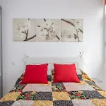 Comfy Renovated Studio Next To The Beach