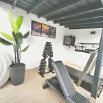 Rooftop Bungalow Pamro - Private Jacuzzi - Fitness Area - Free Wifi - Air Conditioner - Pool - Modern & Comfortable - Sunnygolf