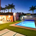 Villa Vista Salobre Luxury Retreat In Gran Canaria Private Outdoor Heatable Pool Bbq Facilities Shaded Outdoor Dining Area Salobre Golf,