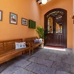 Casona Gildana: Historia, Patrimonio/E-working