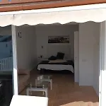 Agreable Bungalow Avec Grande Terrasse Et Piscine