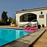 Beautiful Villa In Tauro With Heated Pool