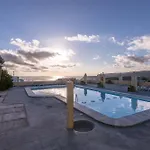 Amadores 3hab 6P piscina terraza by Lightbooking