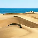 Homeforguest Canteras Loft, 10 Steps To The Beach